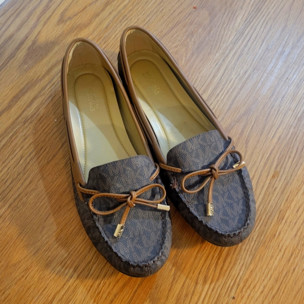 Micheal Kors Juliette signature logo Loafers